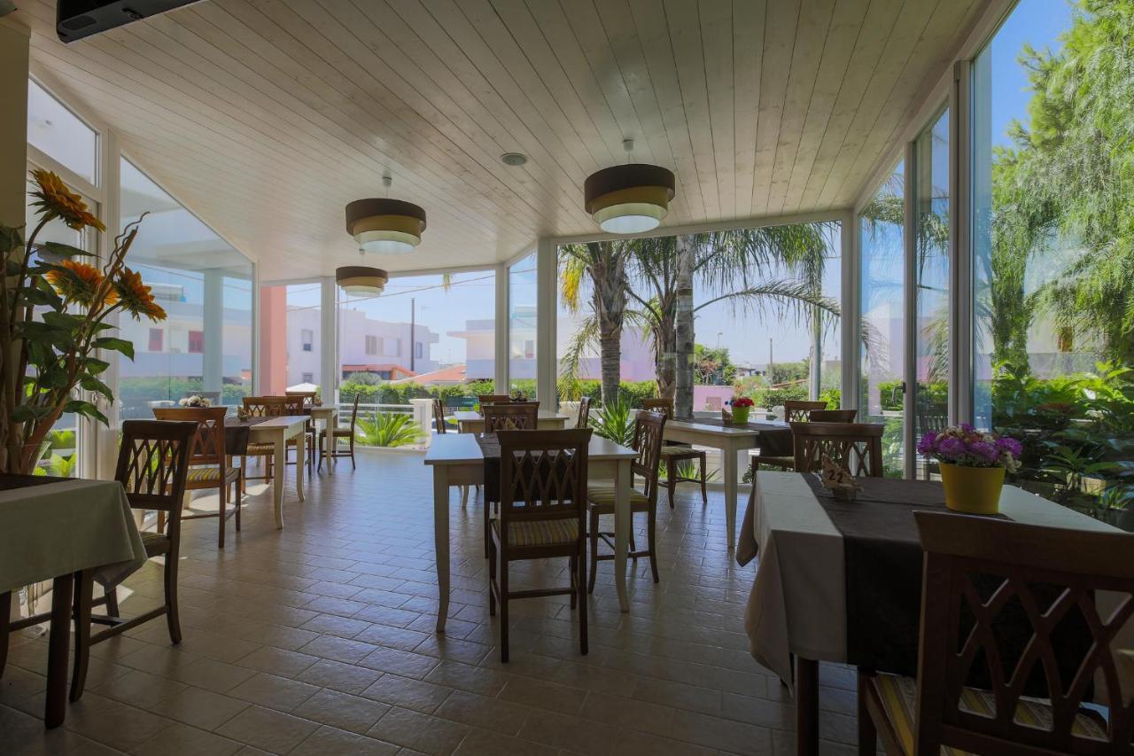 Hotel Corallo トッレ・サンタ・サビーナ エクステリア 写真
